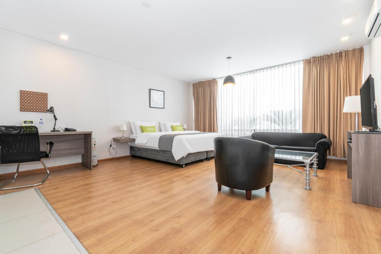 Hotel Ayenda Suites Orrantia Lima Exteriör bild